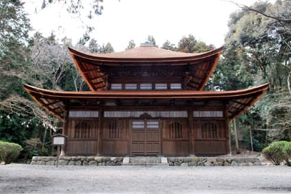 戦国大名・毛利輝元ゆかりの園城寺「一切経蔵」より優美に