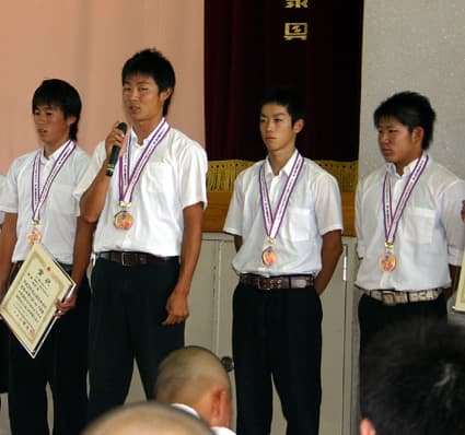 高校総体優勝などを報告 坂田選手らカヌー部