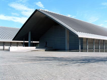 障がい者やお年寄り対象に佐川美術館が無料招待