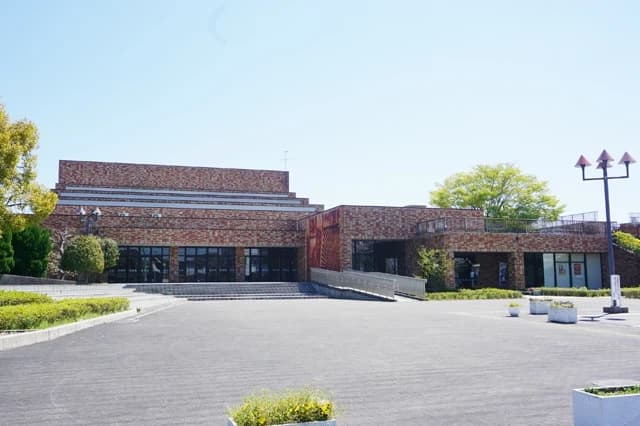 文化芸術振興拠点の方針検討 築45年で老朽化の八日市文芸会館