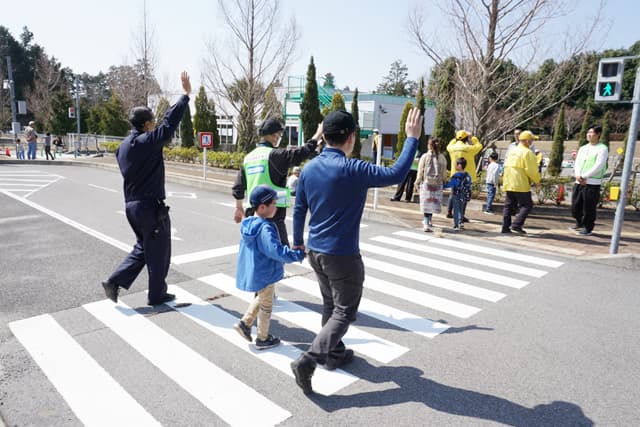 新入学を前に交通ルール学ぶ 親子交通安全教室を開催