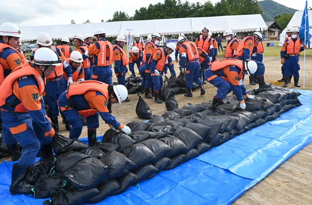万一の災害に備え 近江八幡市防災総合訓練