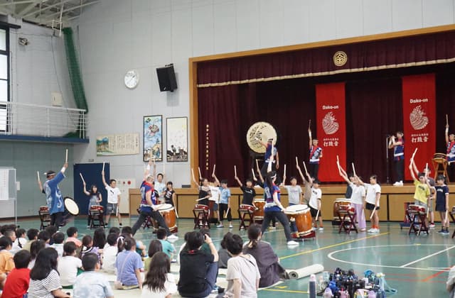 日野町立南比都佐小学校「和太鼓学べる芸術鑑賞会」