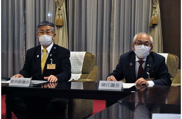 県議会 議長と副議長