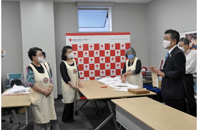 高島ちぢみのマスクを配布へ