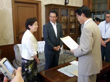 「県の政策決定には十分な調整を」