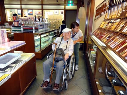 介助つきモニターツアー「湖南三山の紅葉と近江牛の昼食」