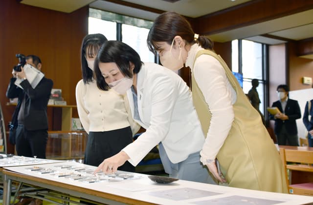 学生が「びわ湖真珠」ジュエリー制作