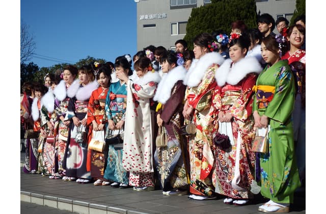 新成人1326人が二十歳の門出 東近江市成人式