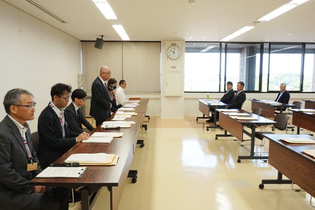 日野町長選立候補予定者説明会