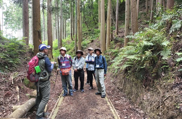 山と登山者の共存を目指す 布引の森で研修会