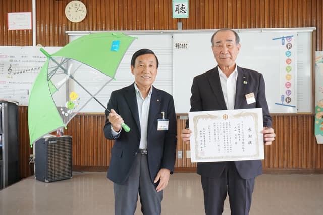 JAグリーン近江「安全傘」約5千本寄贈